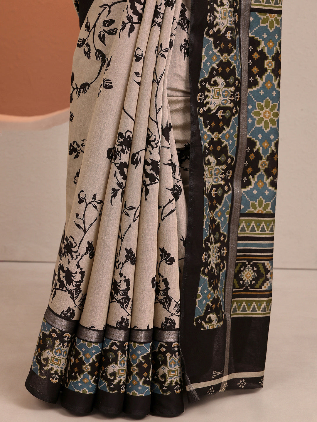  Beige Printed Silk Blend Saree With Unstitched Blouse Piece 