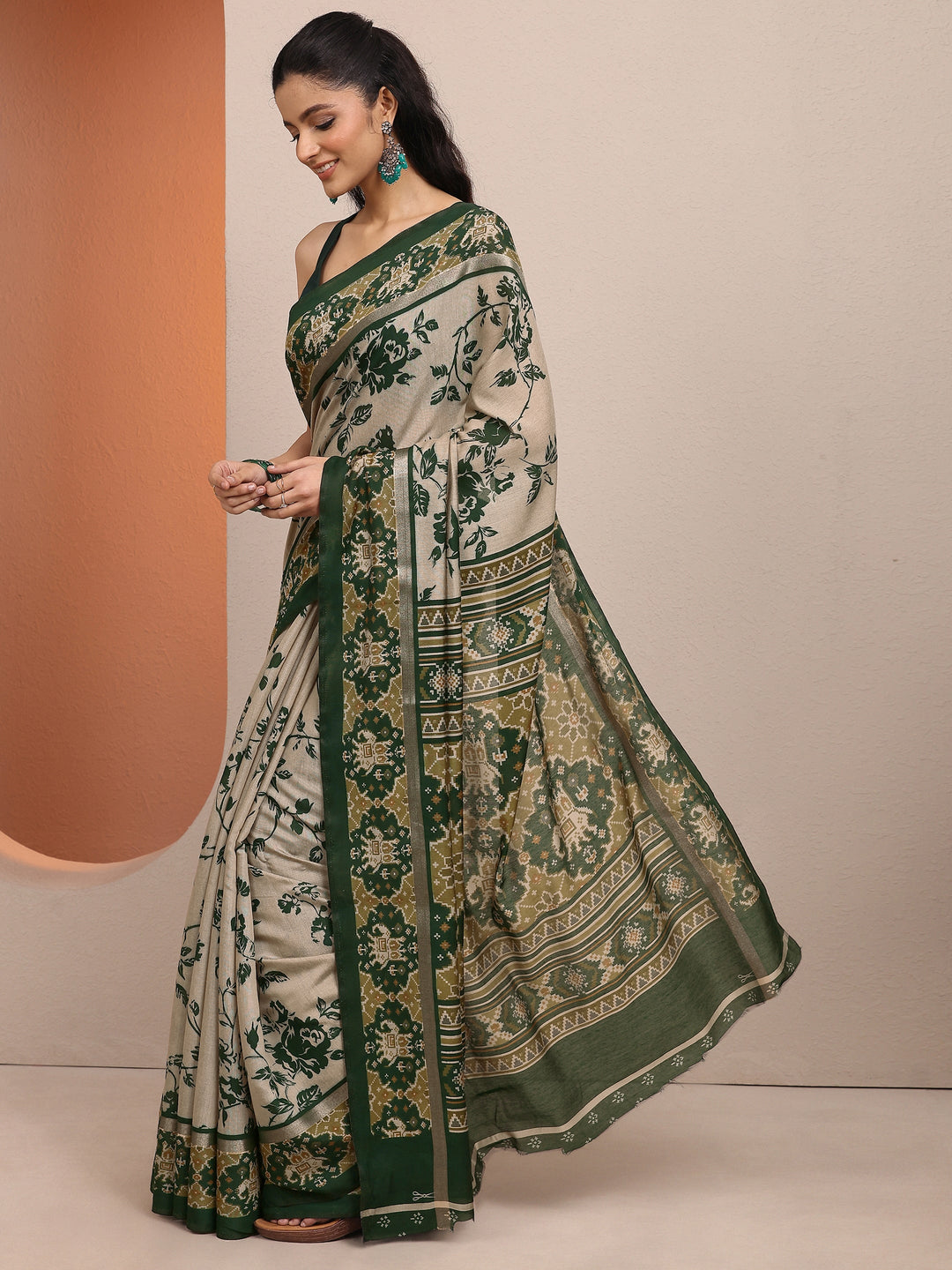  Beige Printed Silk Blend Saree With Unstitched Blouse Piece 