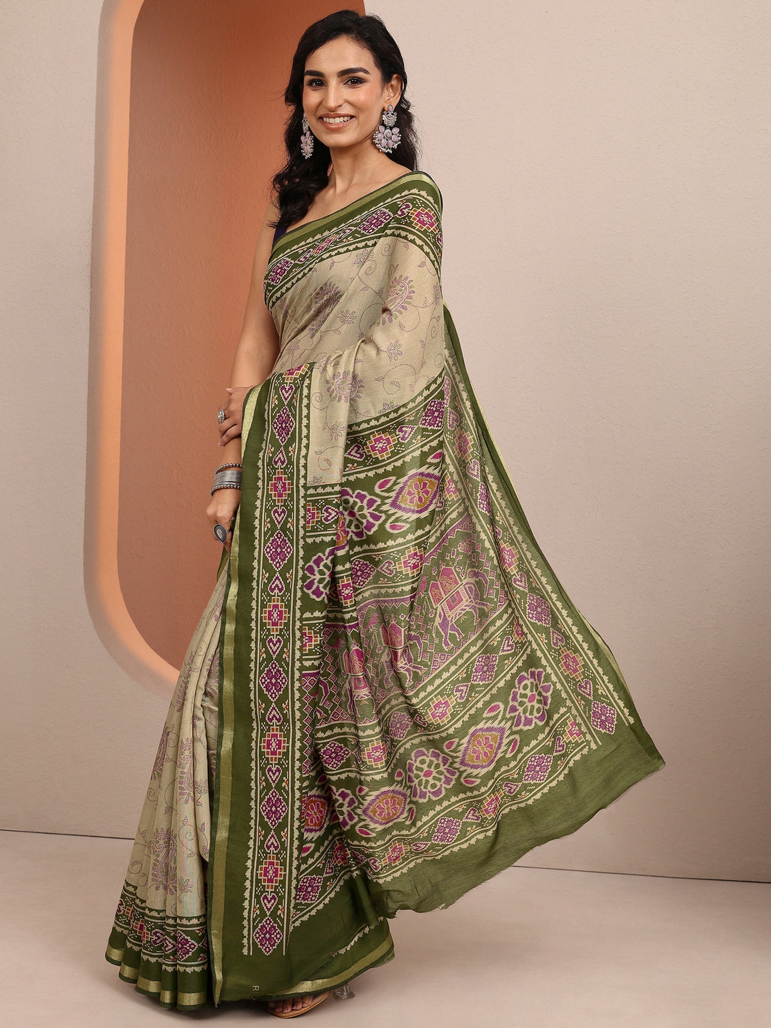  Beige Paisley Printed Silk Blend Saree With Unstitched Blouse Piece 