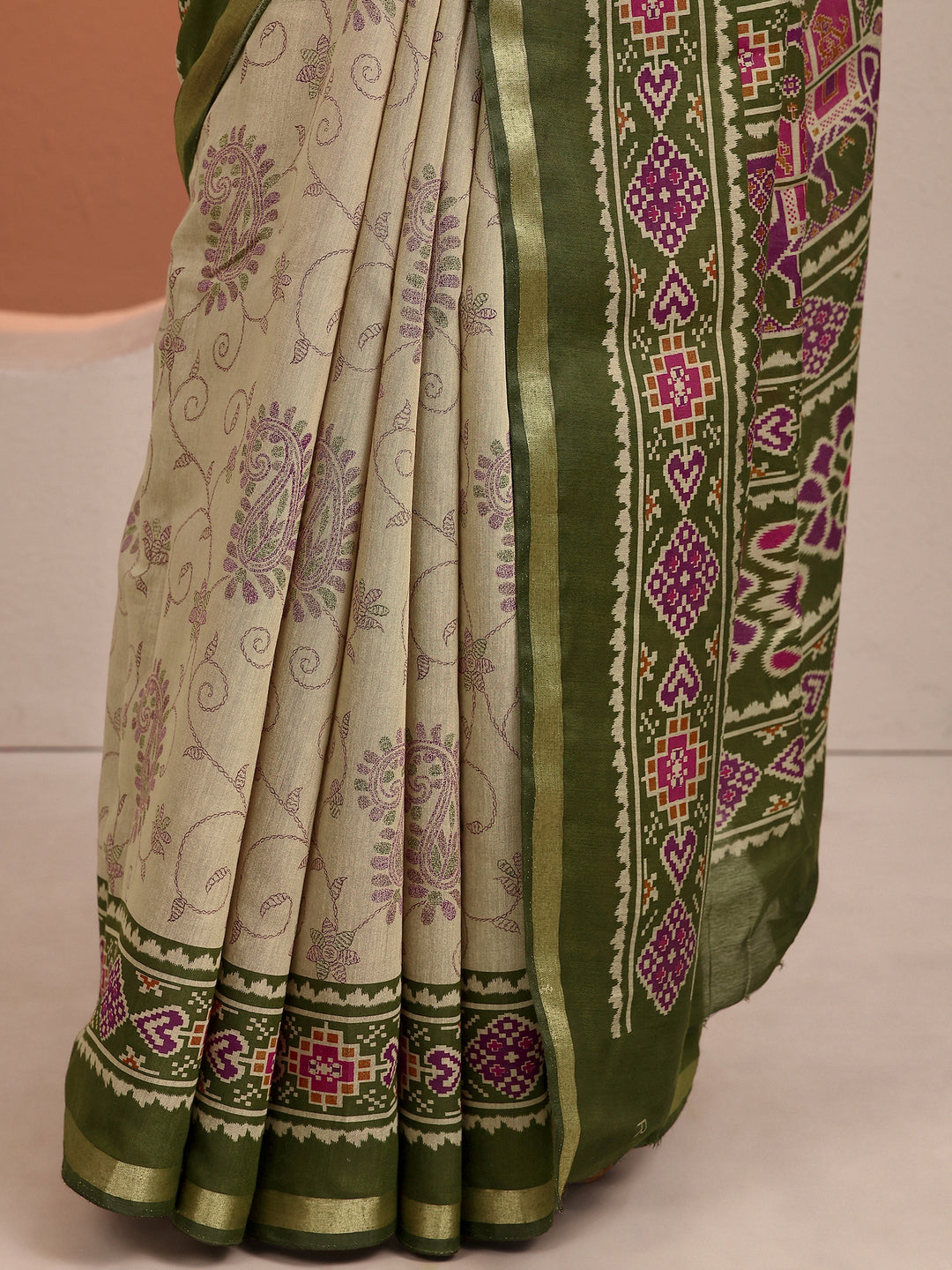  Beige Paisley Printed Silk Blend Saree With Unstitched Blouse Piece 