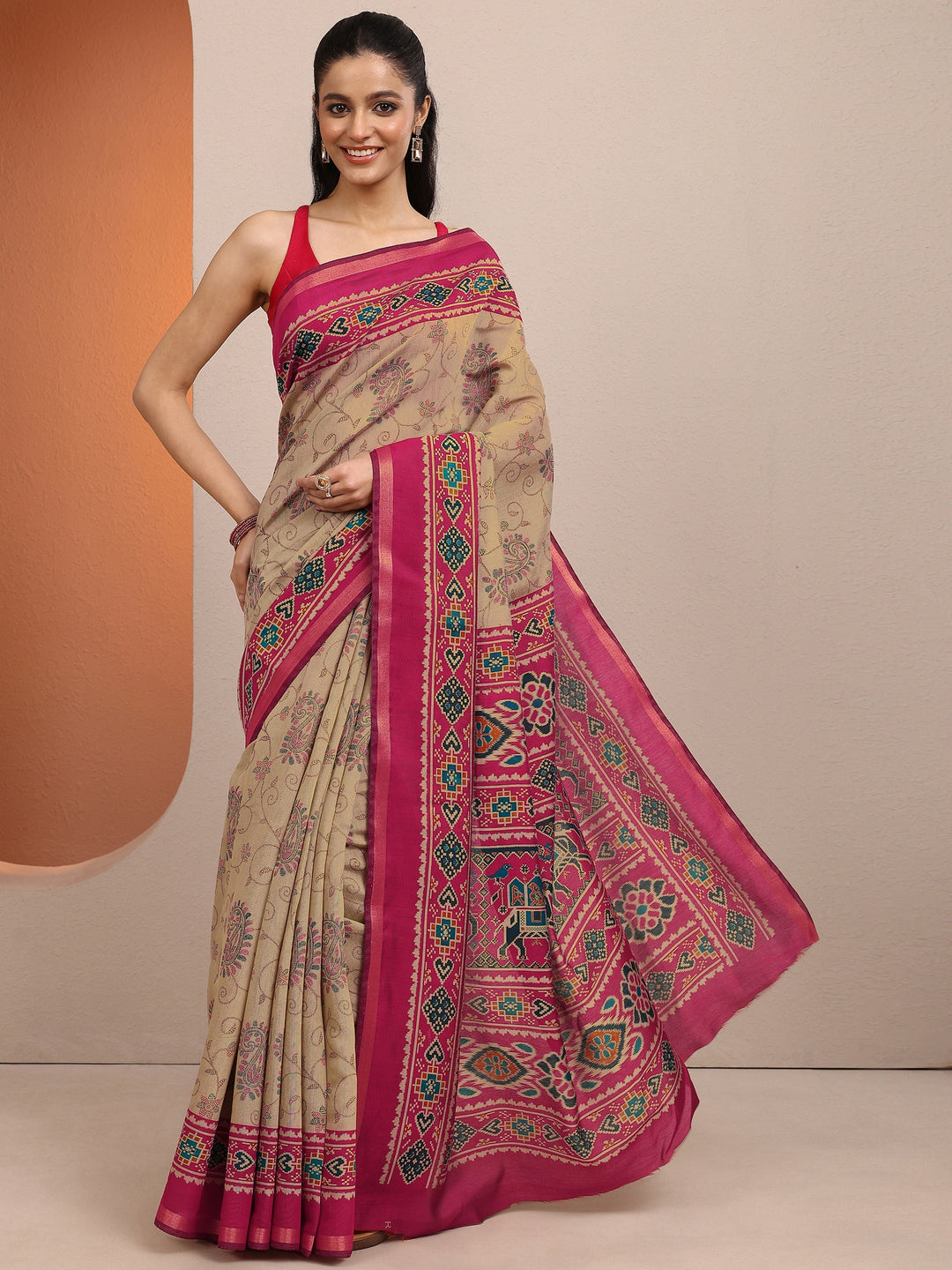 Beige Paisley Printed Silk Blend Saree With Unstitched Blouse Piece
