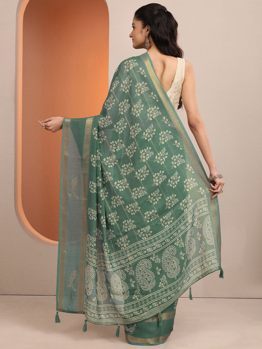  Green Printed Silk Blend Saree With Unstitched Blouse Piece 