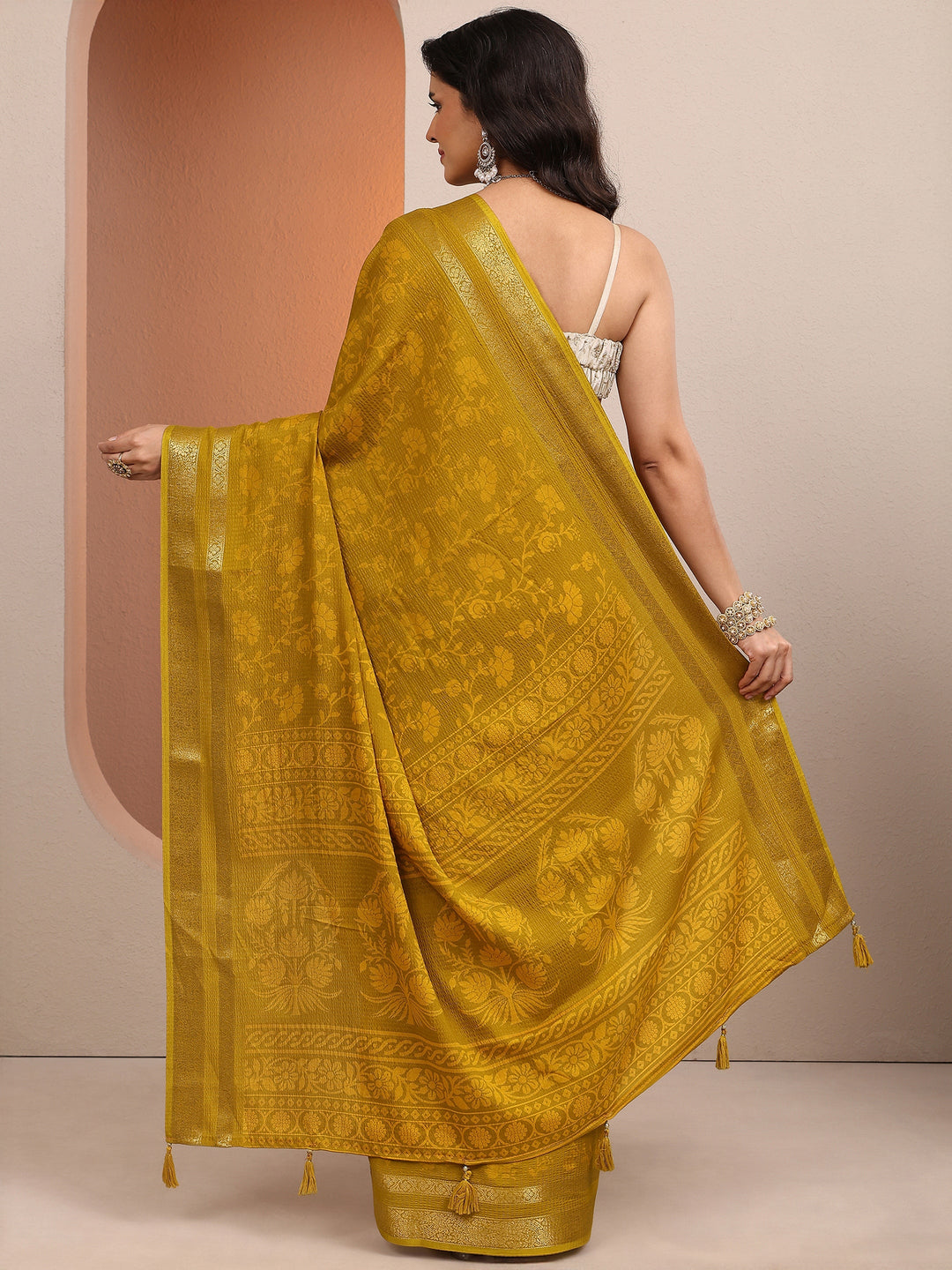  Mustard Printed Silk Blend Saree With Unstitched Blouse Piece 