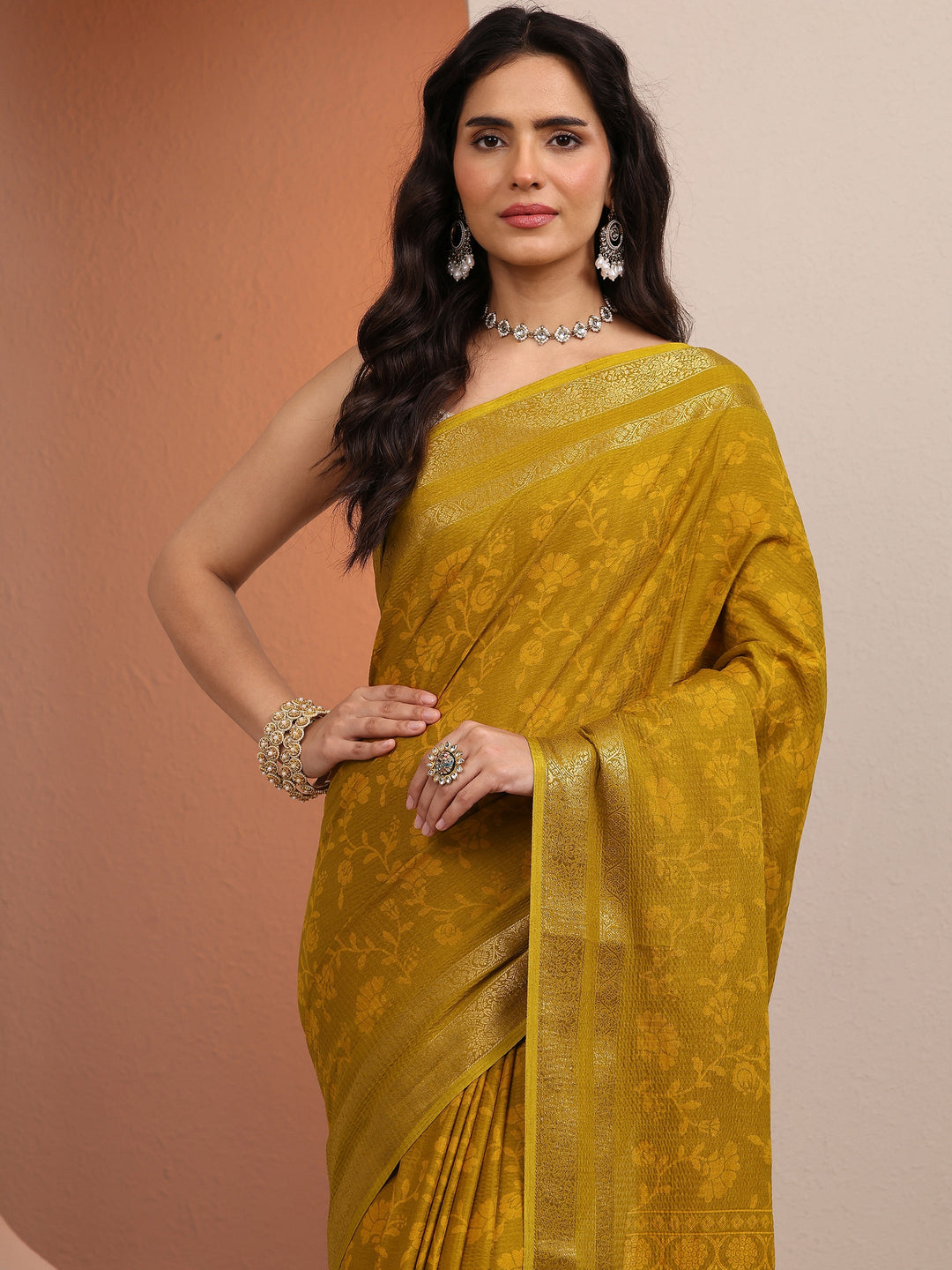  Mustard Printed Silk Blend Saree With Unstitched Blouse Piece 