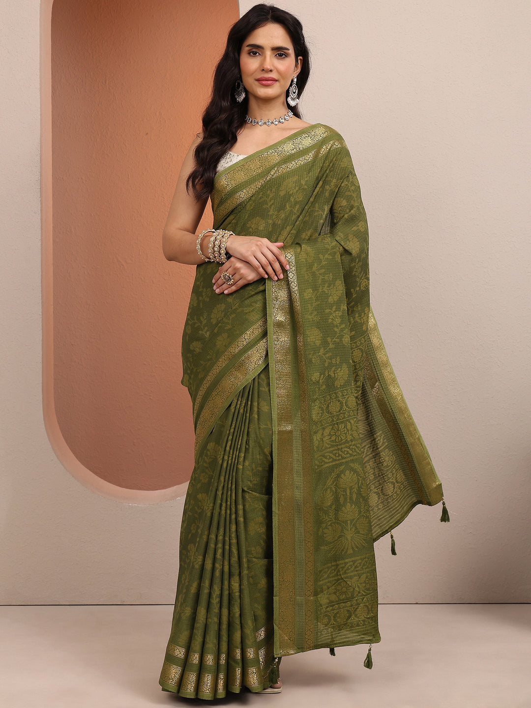 Green Printed Silk Blend Saree With Unstitched Blouse Piece
