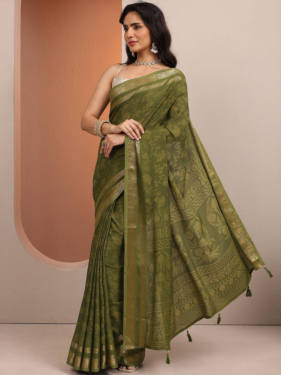  Green Printed Silk Blend Saree With Unstitched Blouse Piece 