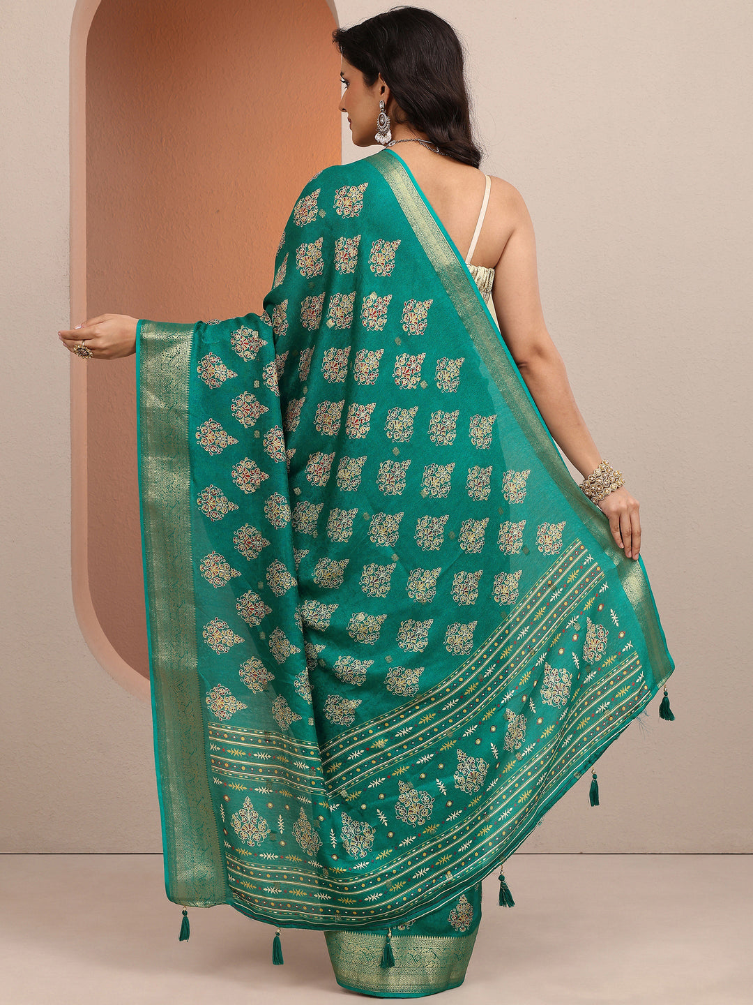  Green Printed Silk Blend Saree With Unstitched Blouse Piece 