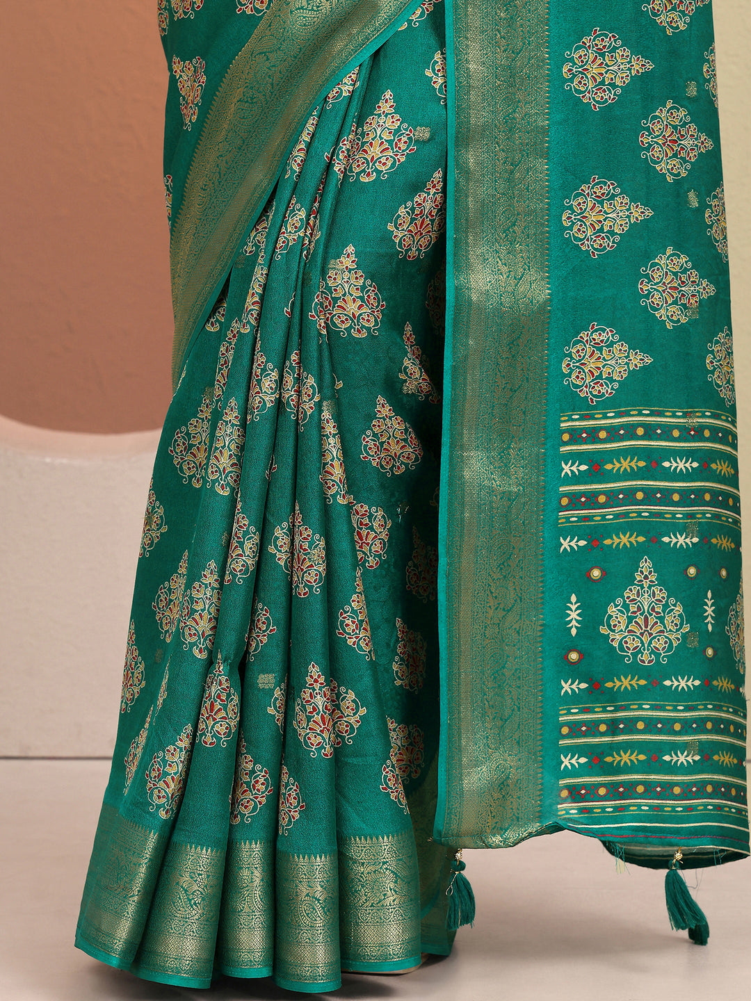  Green Printed Silk Blend Saree With Unstitched Blouse Piece 