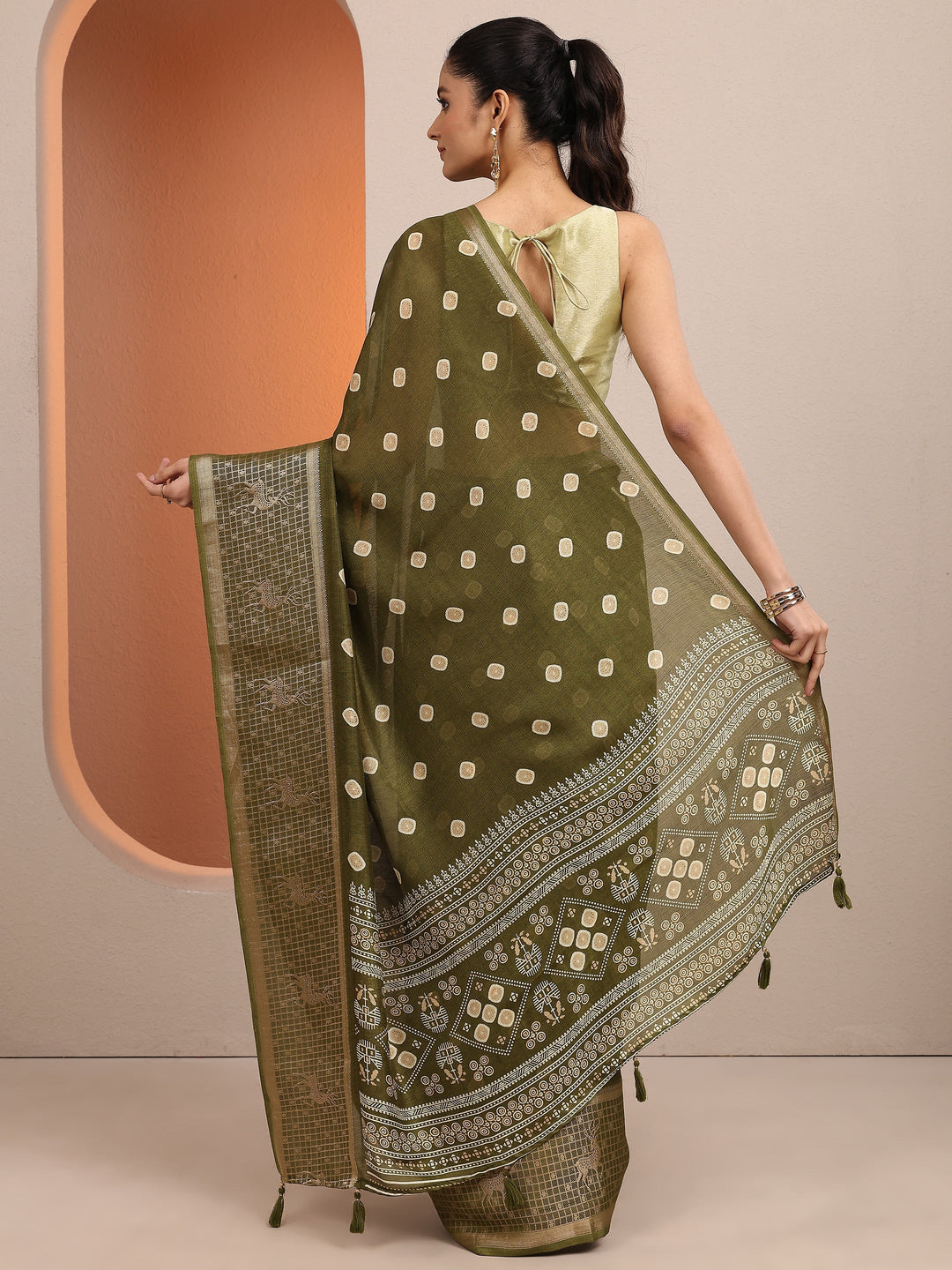  Olive Printed Silk Blend Saree With Unstitched Blouse Piece 
