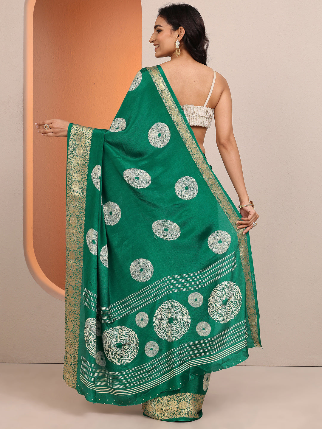  Green Geometric Printed Silk Blend Saree With Unstitched Blouse Piece 
