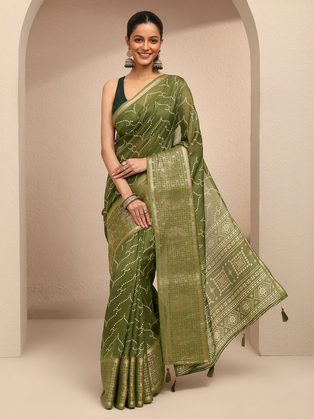  Green Bandhani Printed Silk Blend Saree With Unstitched Blouse Piece 