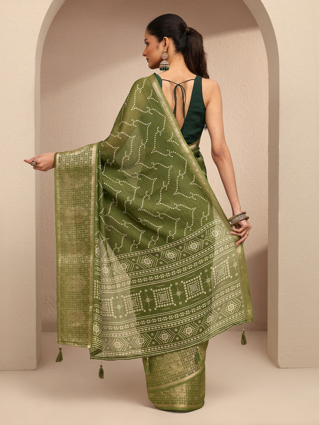  Green Bandhani Printed Silk Blend Saree With Unstitched Blouse Piece 