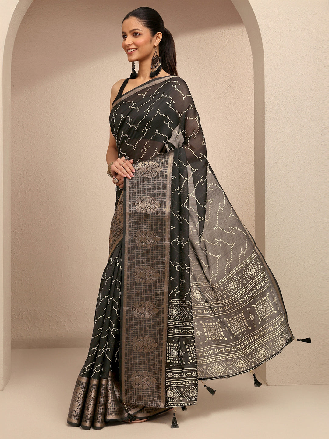  Black Bandhani Printed Silk Blend Saree With Unstitched Blouse Piece 