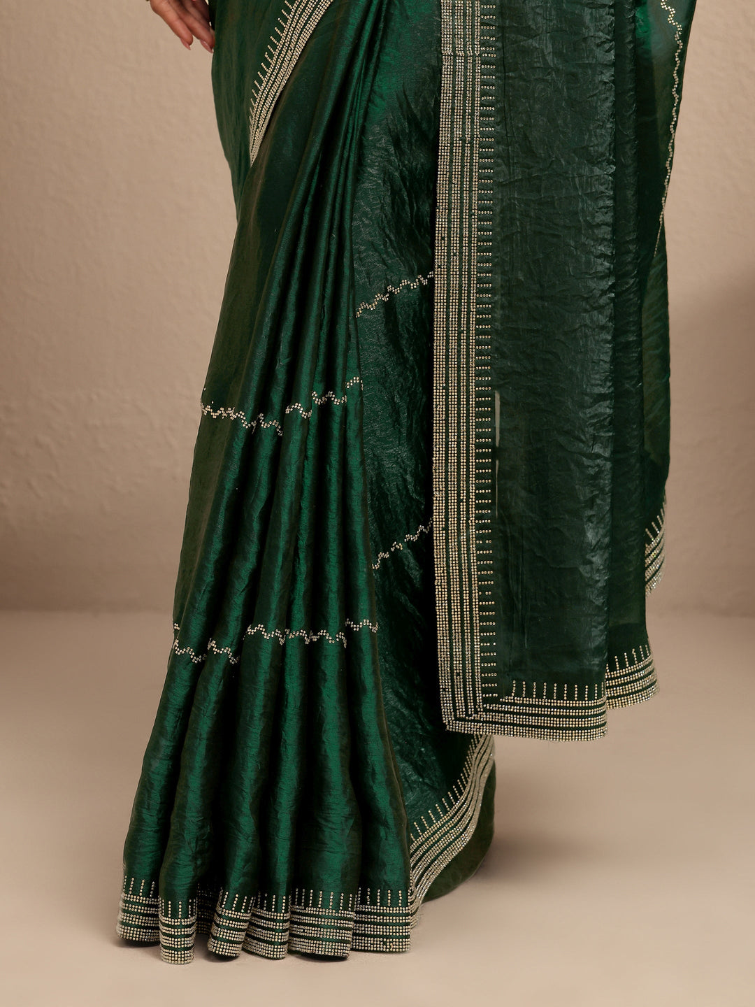  Green Embellished Silk Blend Saree With Unstitched Blouse Piece 