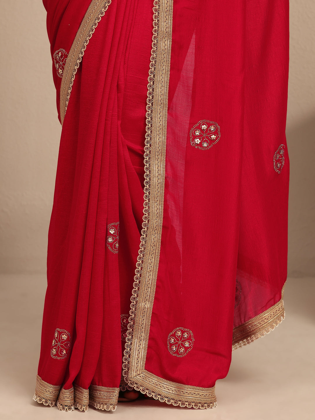  Red Embellished Silk Blend Saree With Unstitched Blouse Piece 