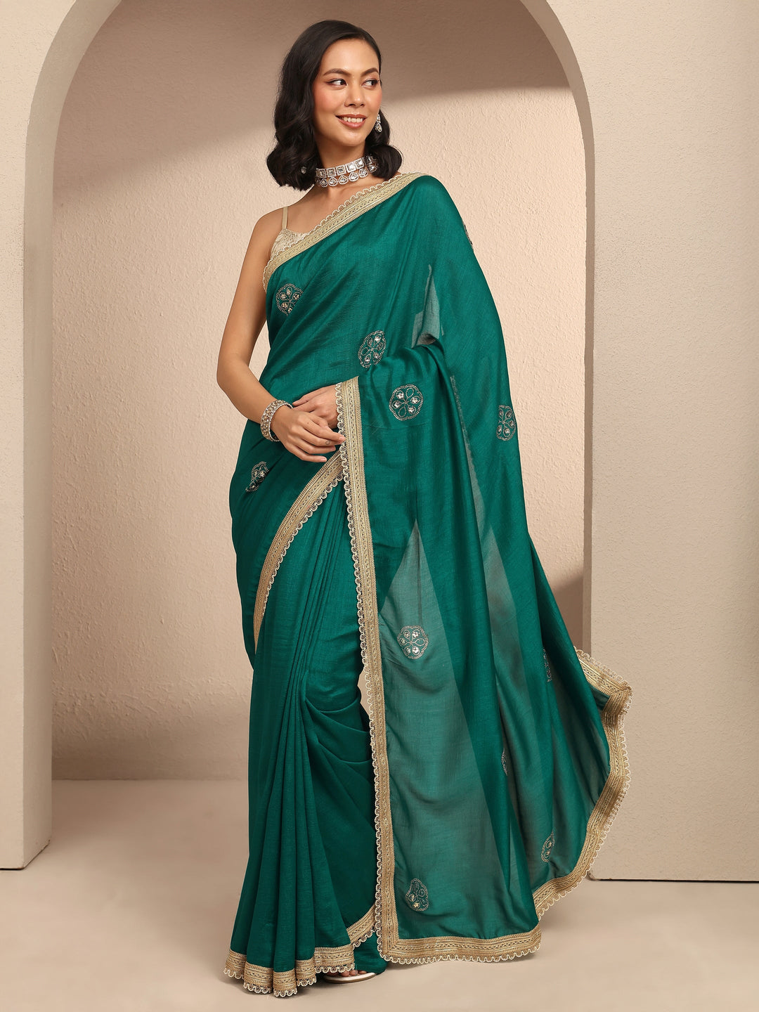  Green Embellished Silk Blend Saree With Unstitched Blouse Piece 