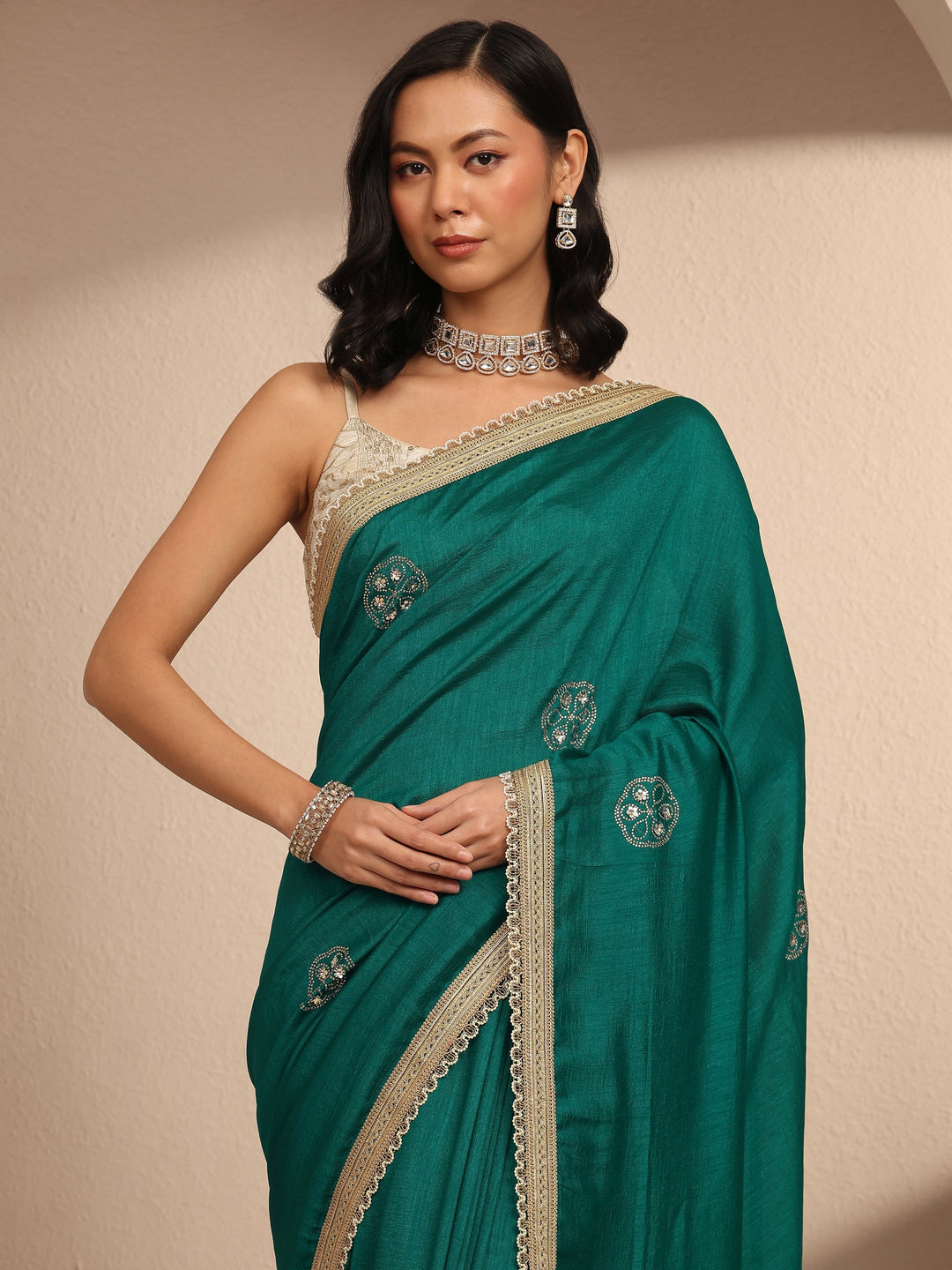  Green Embellished Silk Blend Saree With Unstitched Blouse Piece 