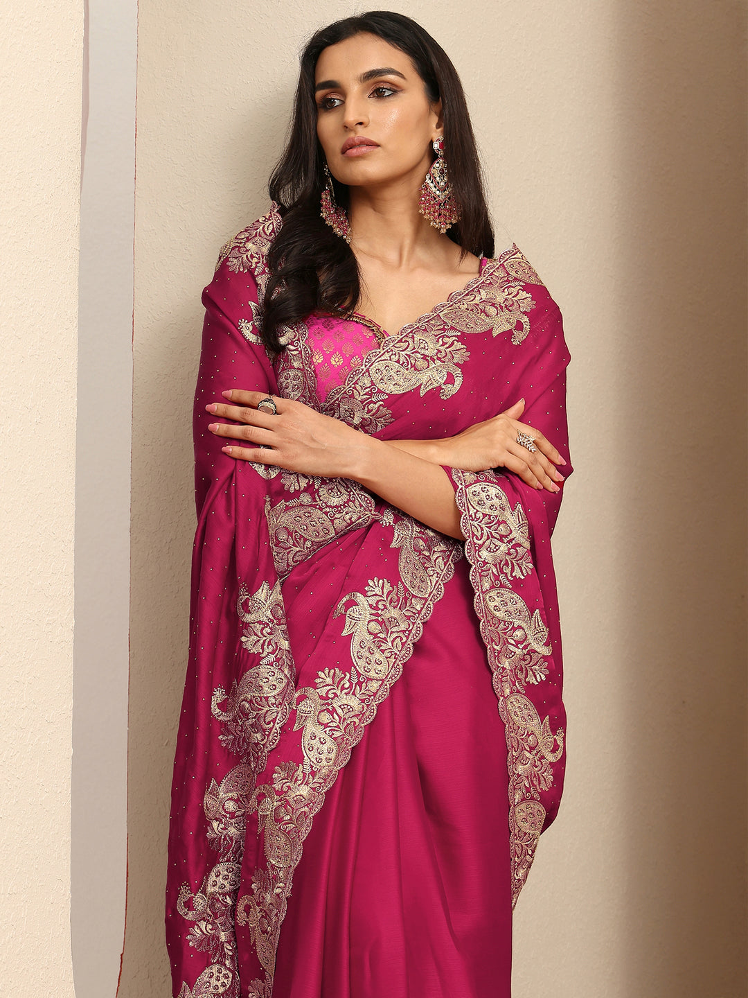 Magenta Embellished Silk Blend Saree With Unstitched Blouse Piece