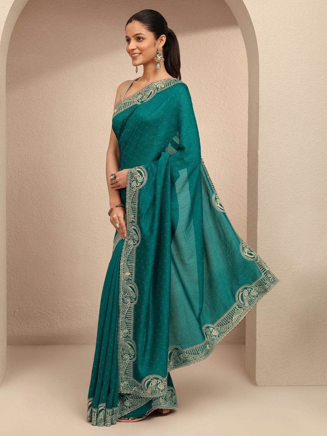  Green Embellished Silk Blend Saree With Unstitched Blouse Piece 