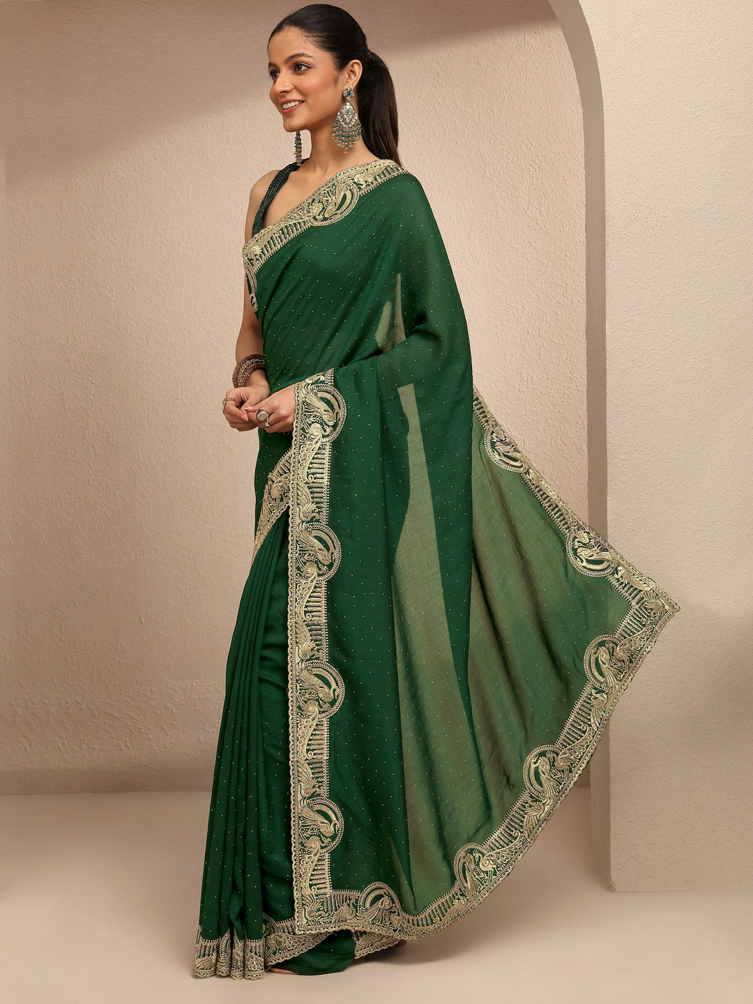  Green Embellished Silk Blend Saree With Unstitched Blouse Piece 