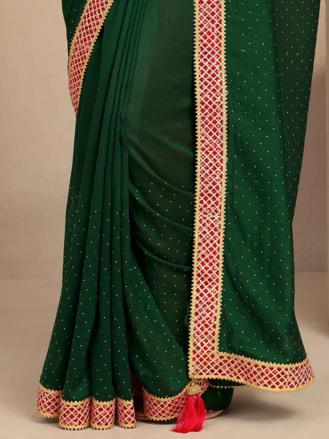  Green Embellished Silk Blend Saree With Unstitched Blouse Piece 