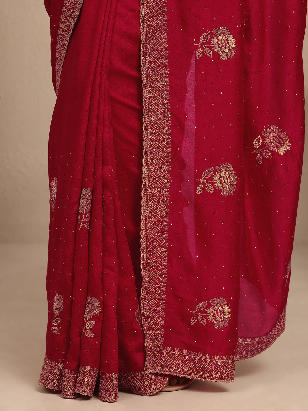  Red Embroidered Silk Blend Saree With Unstitched Blouse Piece 