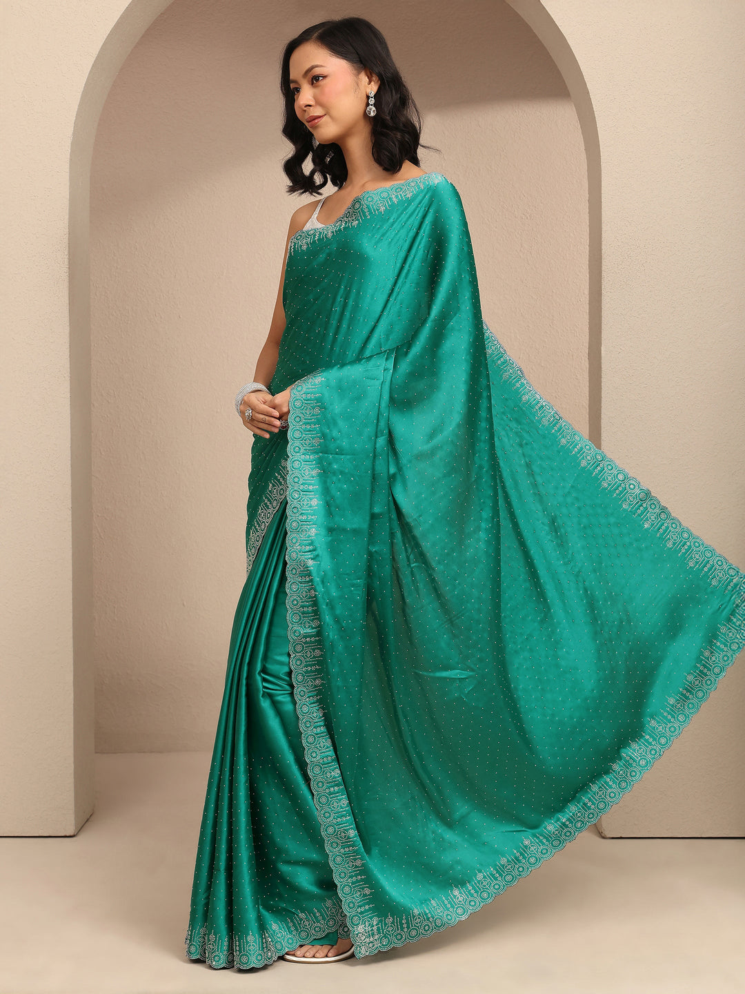  Green Embellished Silk Blend Saree With Unstitched Blouse Piece 