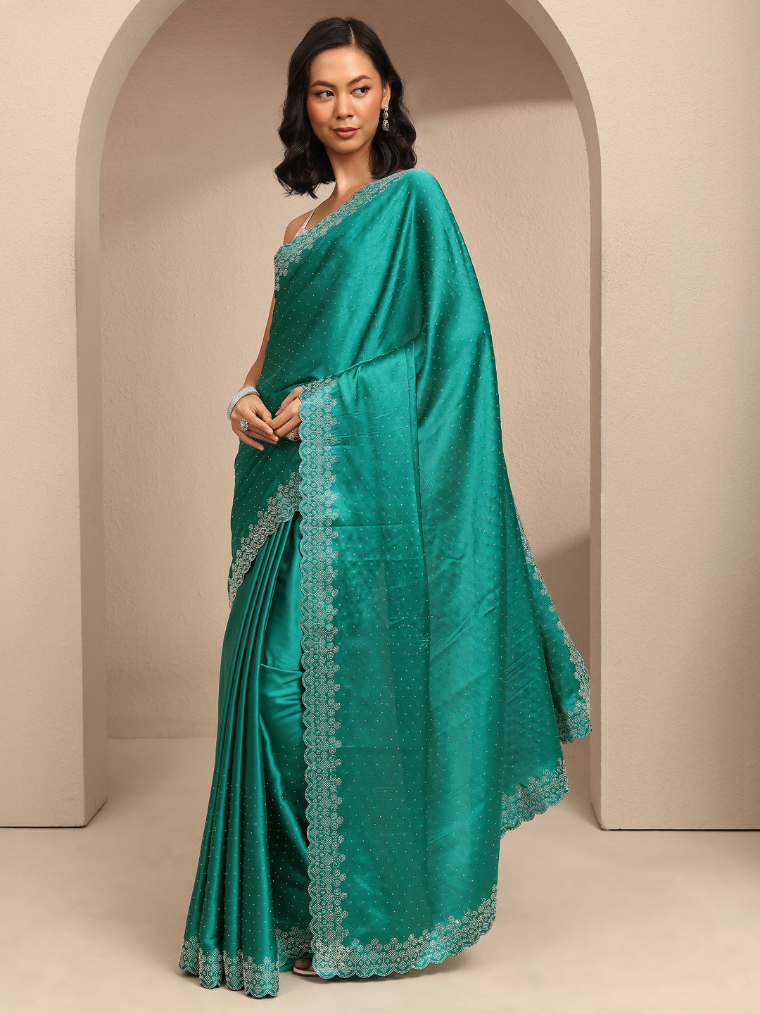  Green Embellished Silk Blend Saree With Unstitched Blouse Piece 