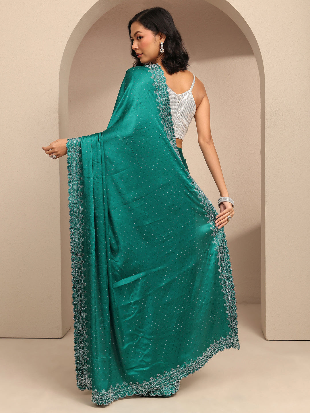  Green Embellished Silk Blend Saree With Unstitched Blouse Piece 