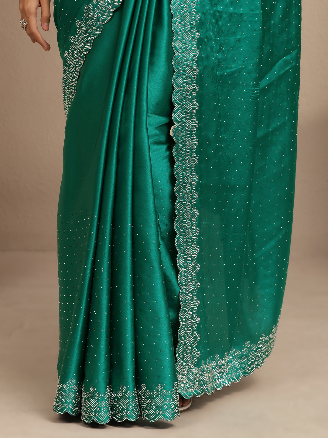  Green Embellished Silk Blend Saree With Unstitched Blouse Piece 