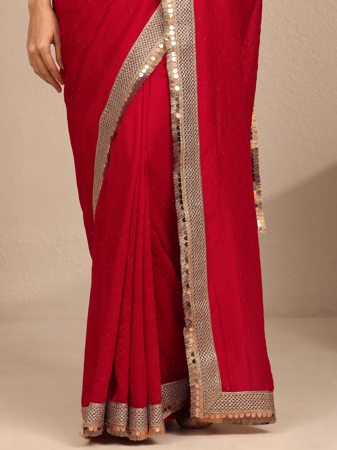  Red Embellished Silk Blend Saree With Unstitched Blouse Piece 