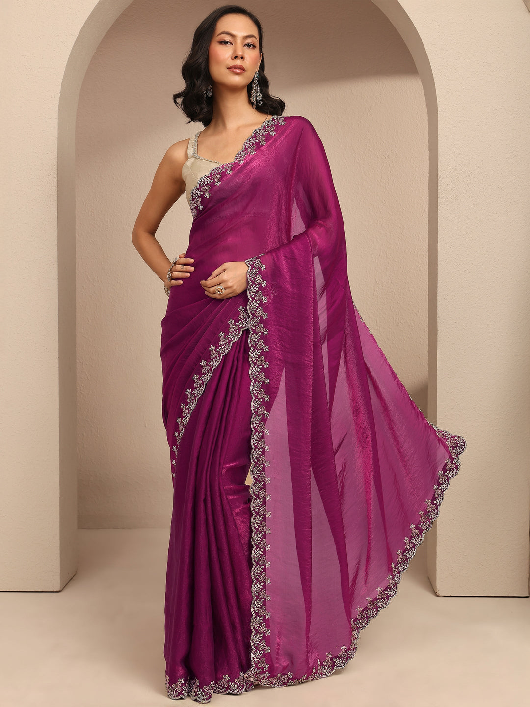  Magenta Solid Silk Blend Saree With Unstitched Blouse Piece 