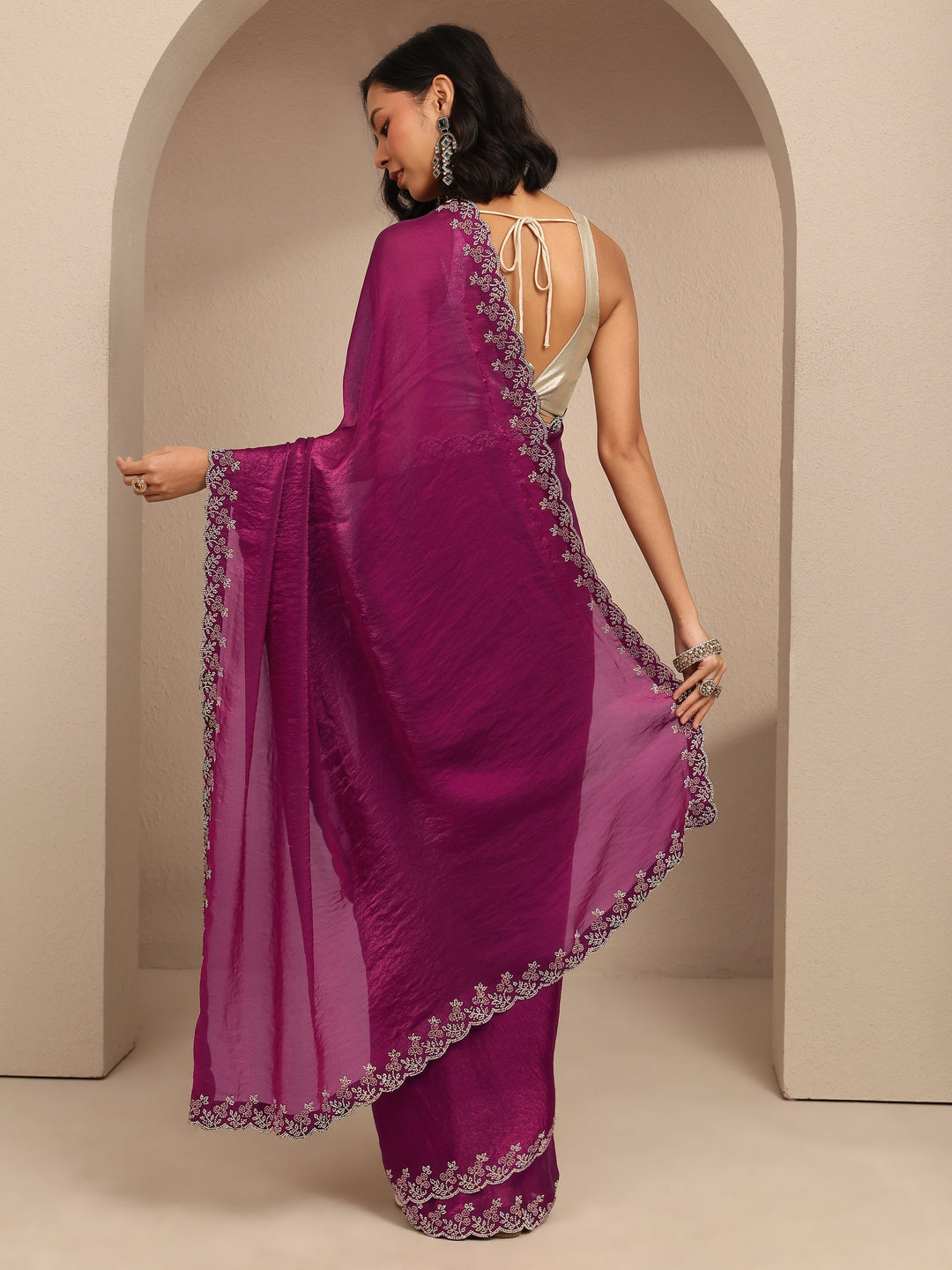  Magenta Solid Silk Blend Saree With Unstitched Blouse Piece 