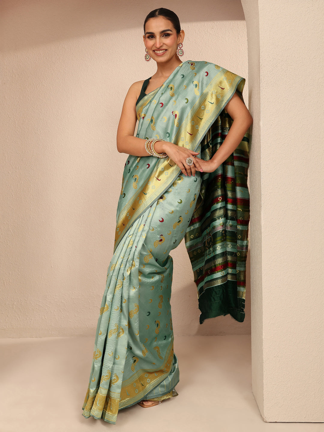  Grey Woven Design Silk Blend Banarasi Saree With Unstitched Blouse Piece 
