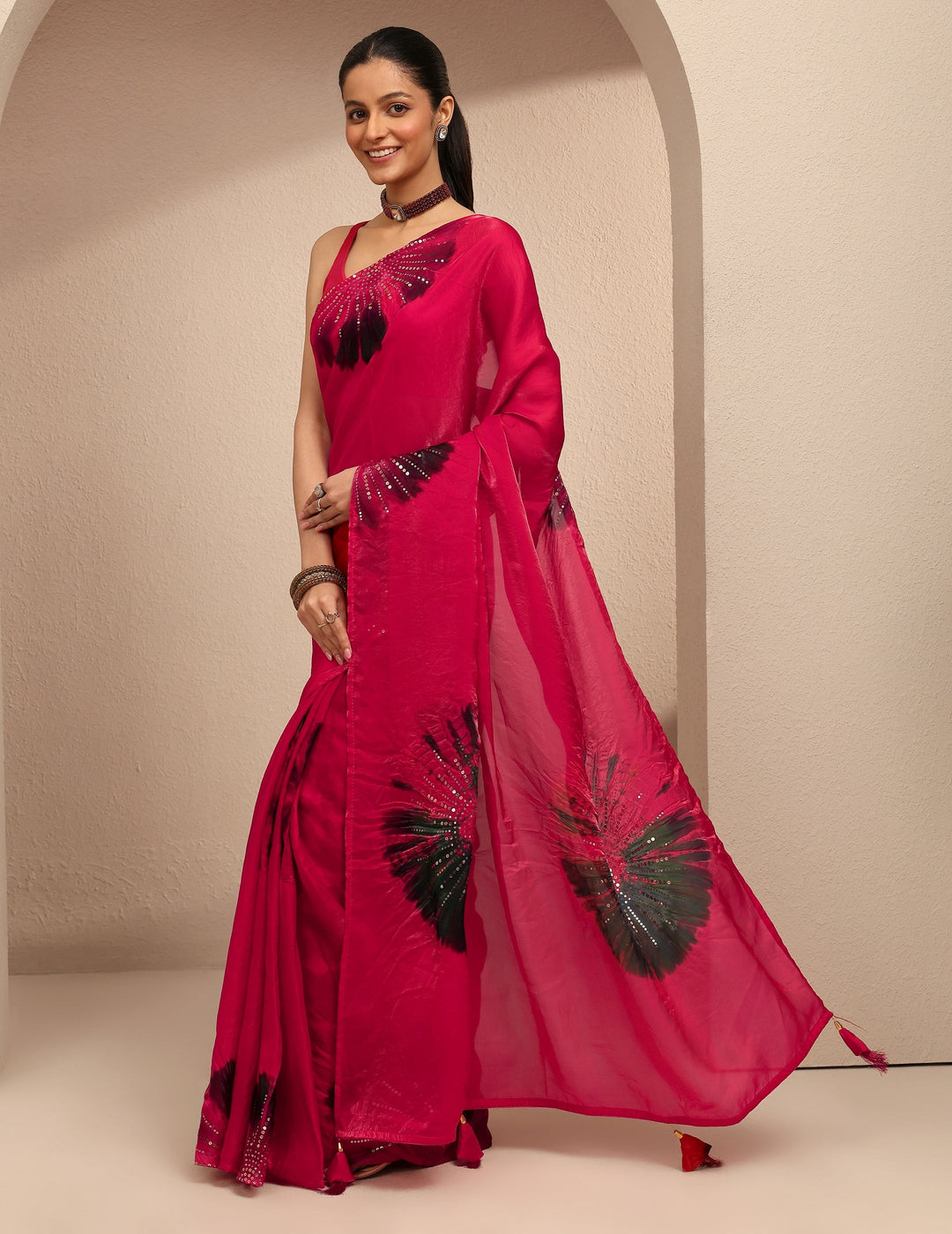  Red Geometric Embellished Silk Blend Saree With Unstitched Blouse Piece 