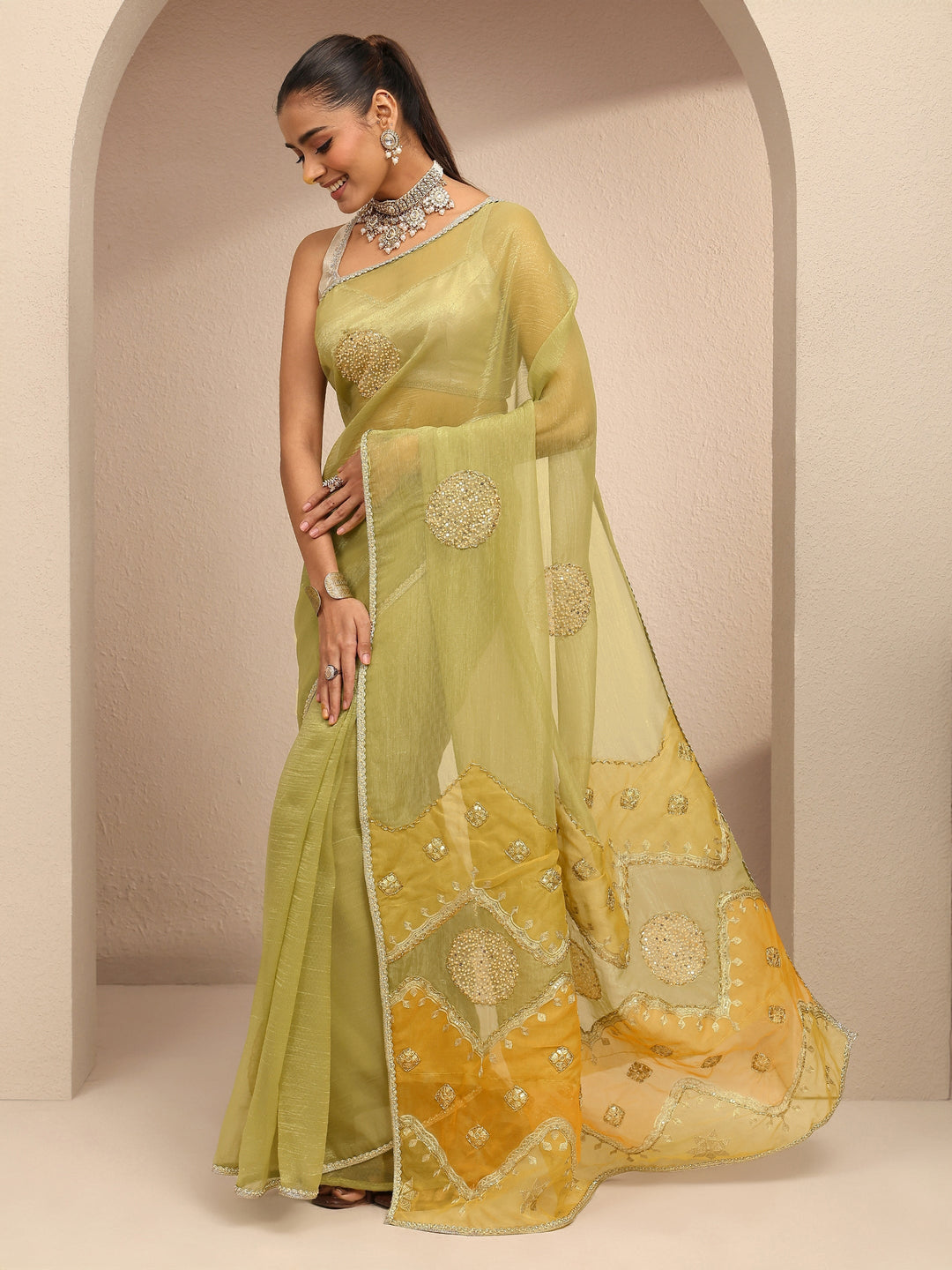  Green Embellished Silk Blend Saree With Unstitched Blouse Piece 