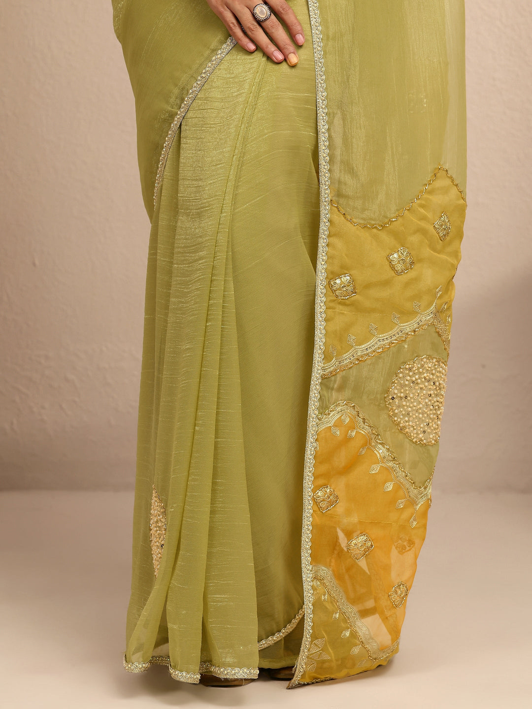  Green Embellished Silk Blend Saree With Unstitched Blouse Piece 