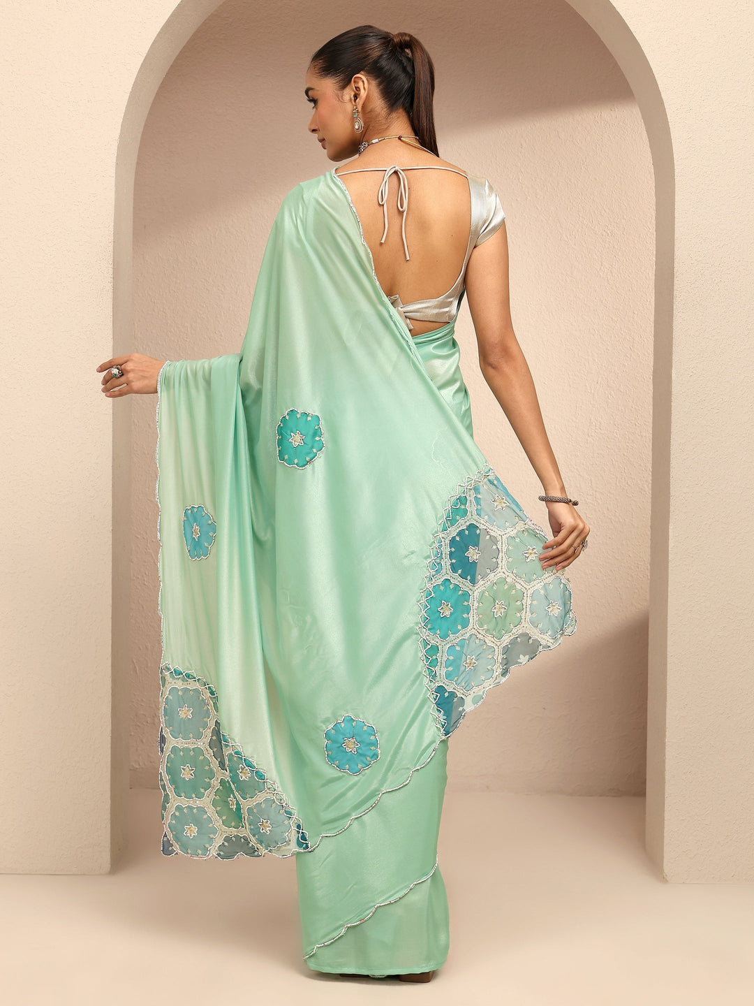  Green Geometric Embellished Silk Blend Saree With Unstitched Blouse Piece 