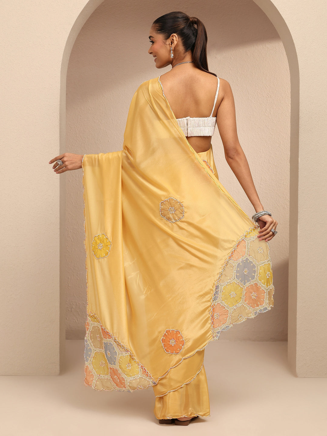  Yellow Geometric Embellished Silk Blend Saree With Unstitched Blouse Piece 