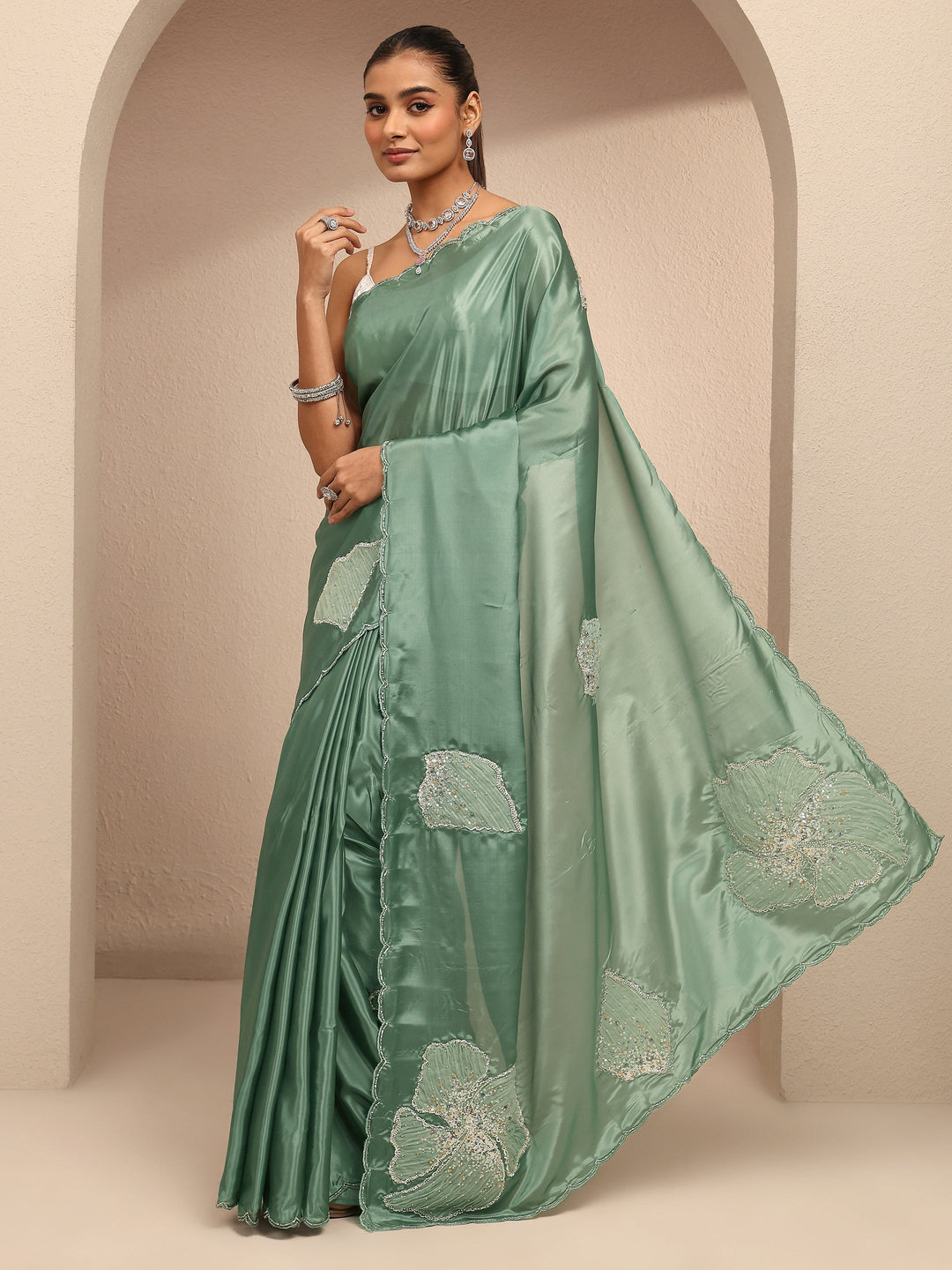  Green Embellished Silk Blend Saree With Unstitched Blouse Piece 