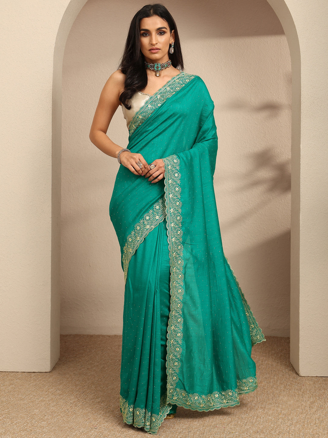  Green Embellished Silk Blend Saree With Unstitched Blouse Piece 