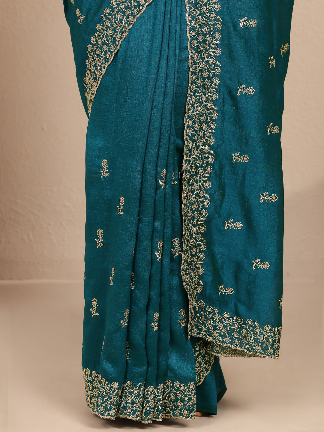  Teal Embellished Silk Blend Saree With Unstitched Blouse Piece 