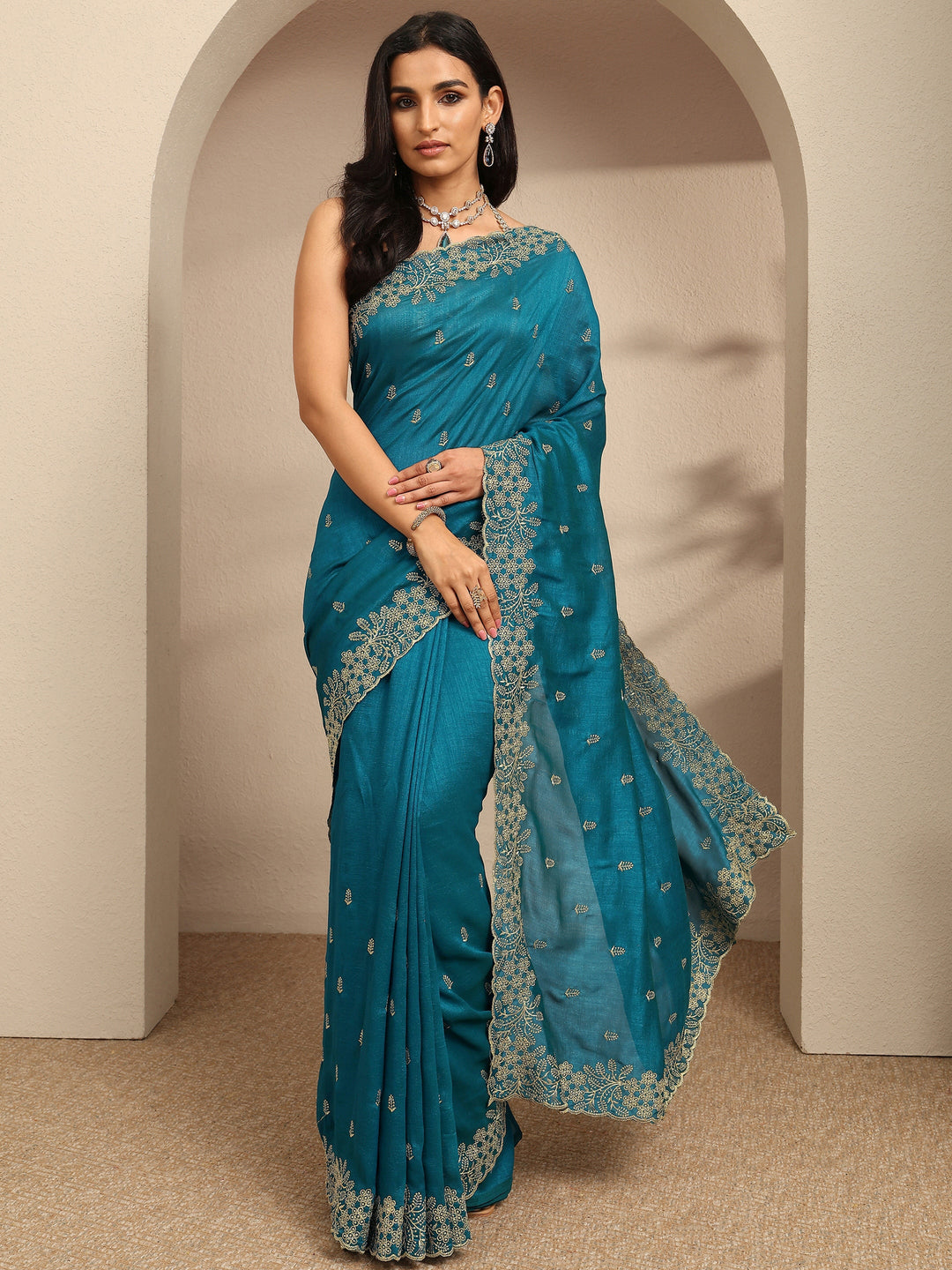  Teal Embroidered Silk Blend Saree With Unstitched Blouse Piece 