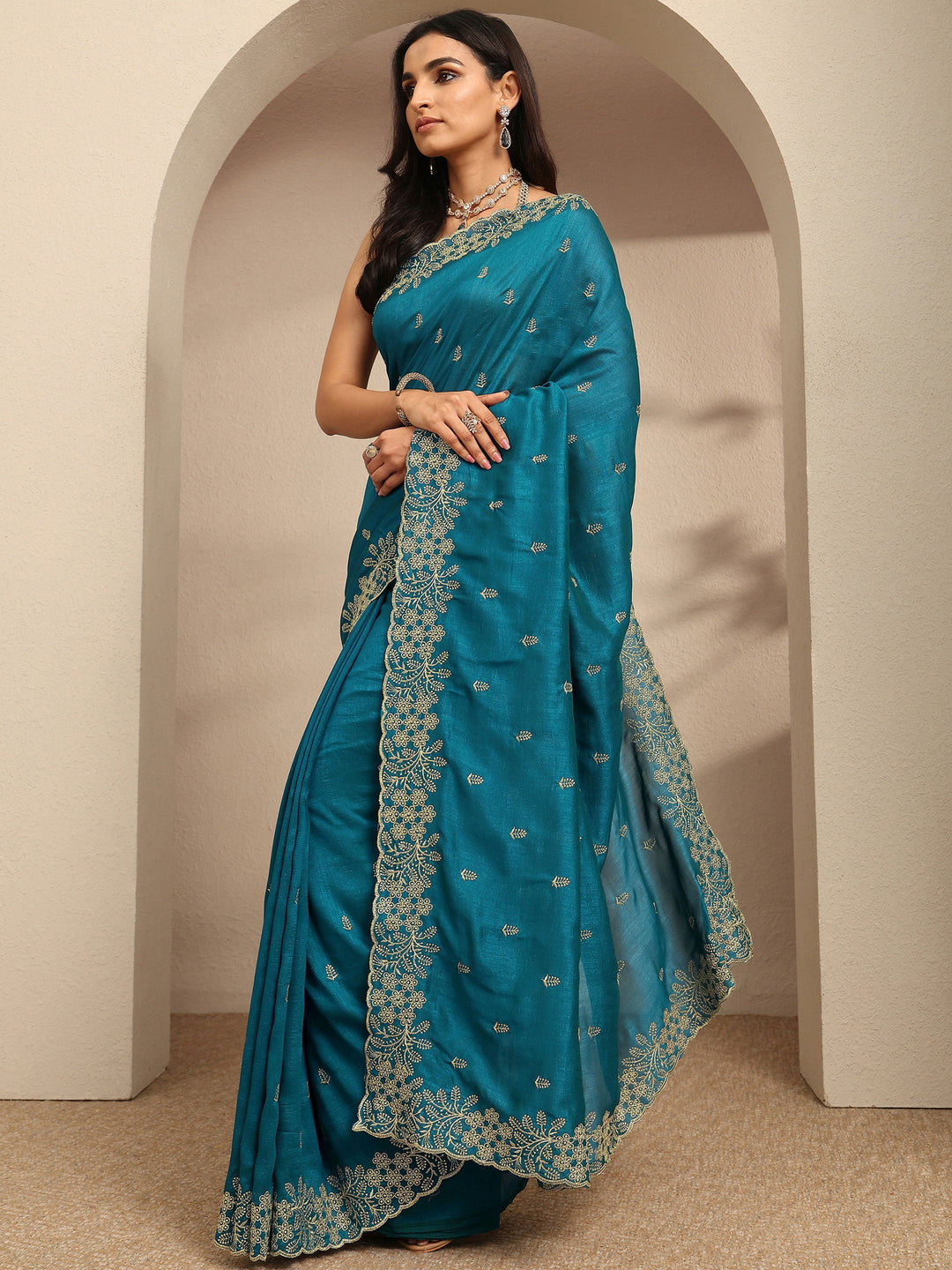  Teal Embroidered Silk Blend Saree With Unstitched Blouse Piece 