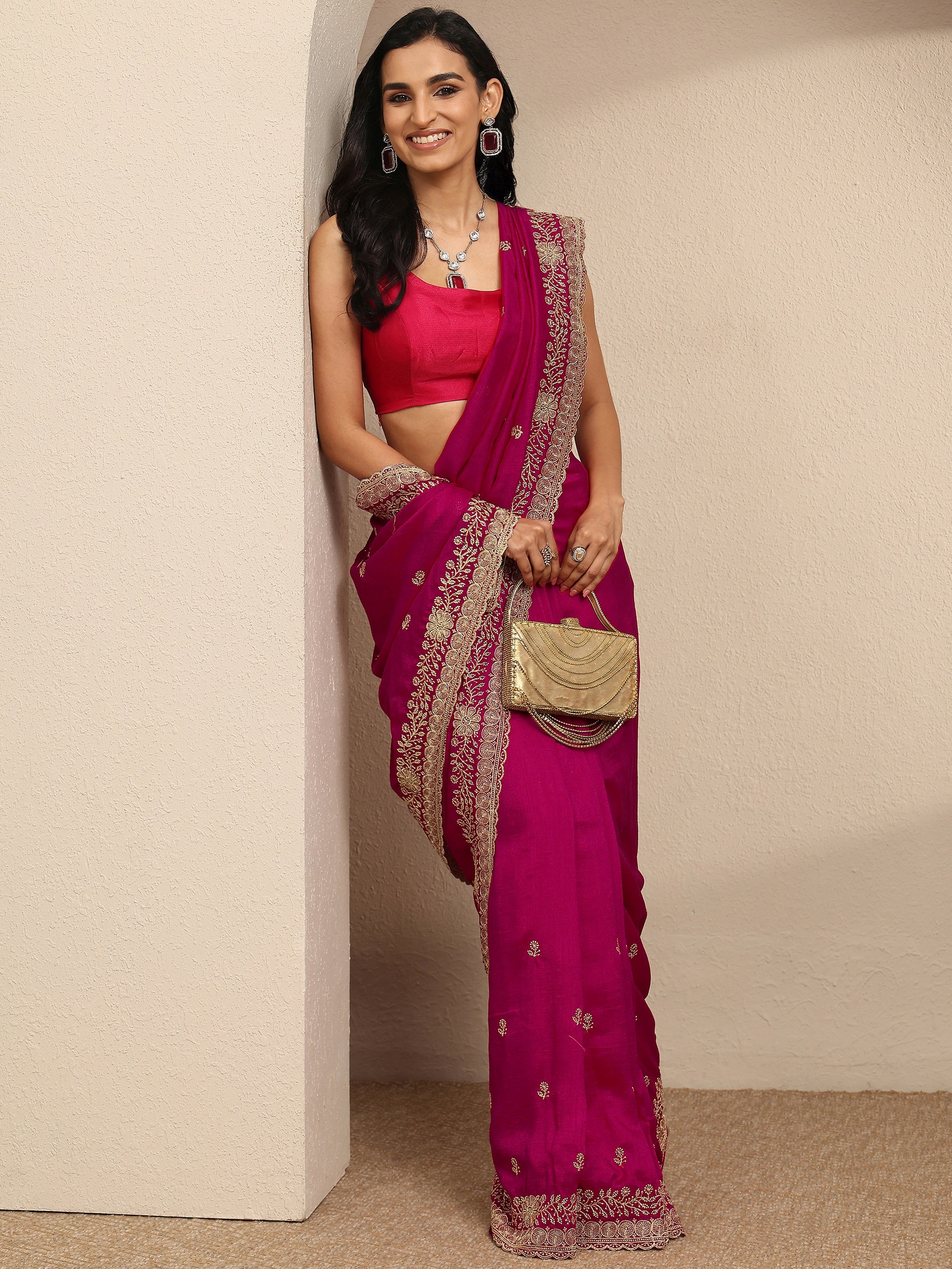 libas Pink Embroidered Silk Blend Saree With Unstitched Blouse Piece-picture-34