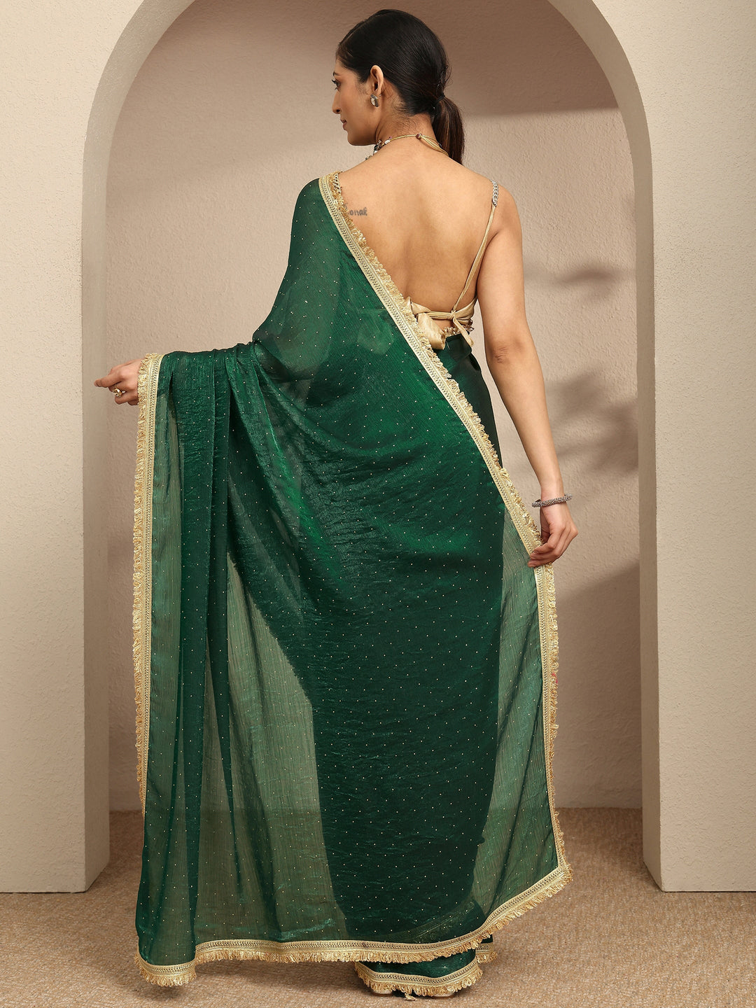  Green Embellished Silk Blend Saree With Unstitched Blouse Piece 