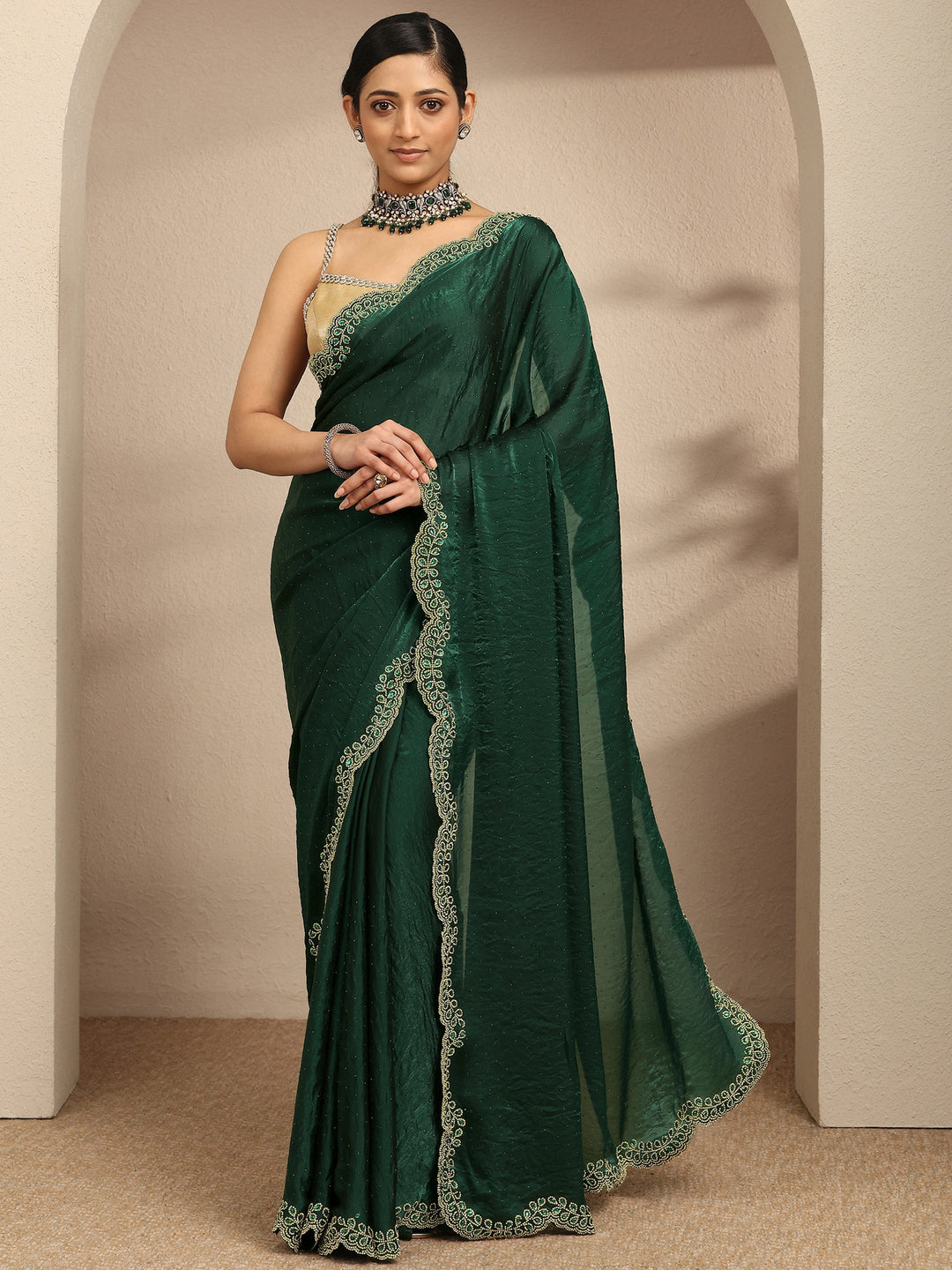  Green Embellished Silk Blend Saree With Unstitched Blouse Piece 