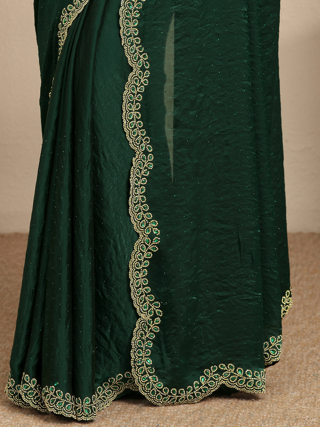  Green Embellished Silk Blend Saree With Unstitched Blouse Piece 