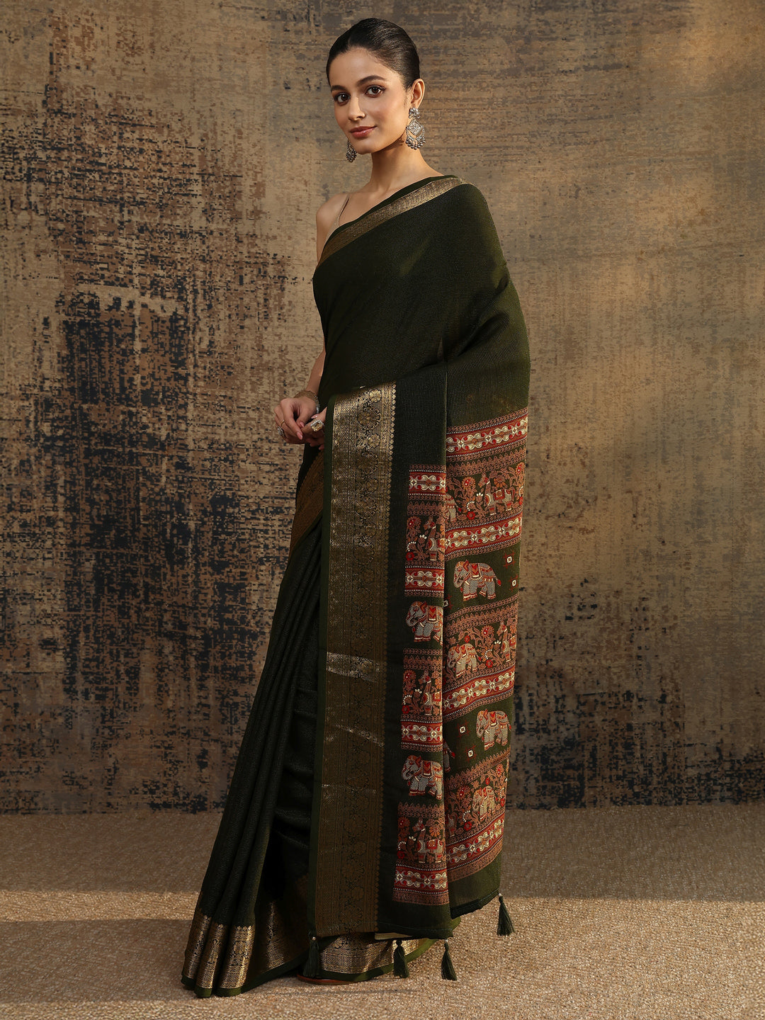  Green Solid Silk Blend Saree With Unstitched Blouse Piece 