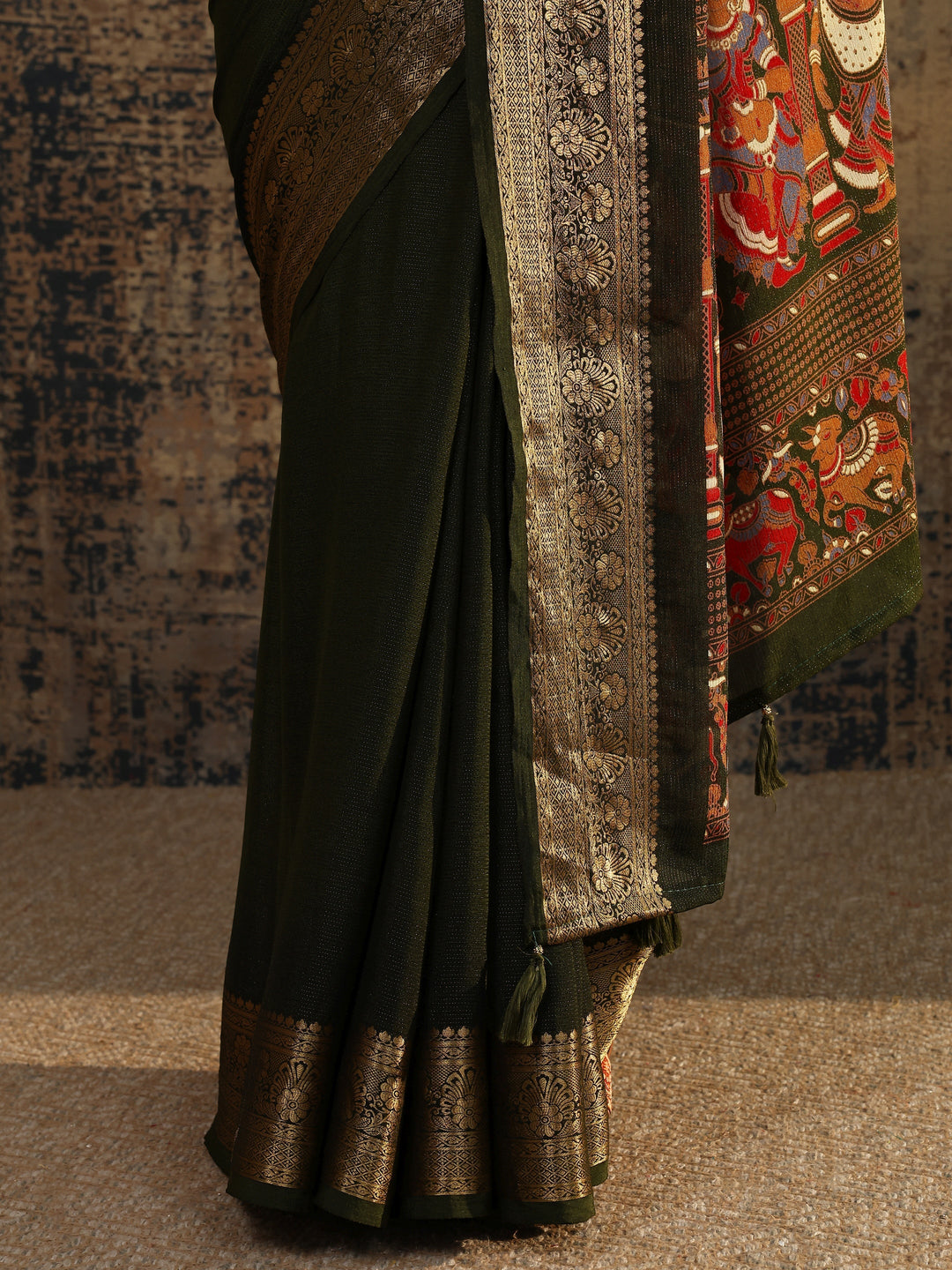  Green Solid Silk Blend Saree With Unstitched Blouse Piece 
